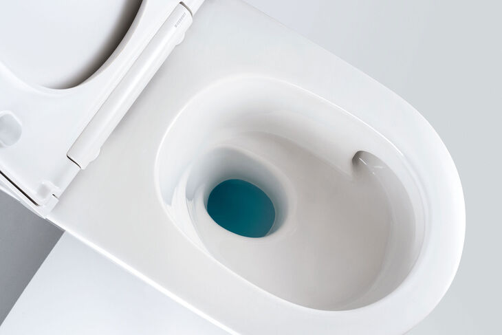 Ansprechende Innengeometrie des Geberit One WCs - mit effizienter Spültechnologie und ohne Spülrand.
