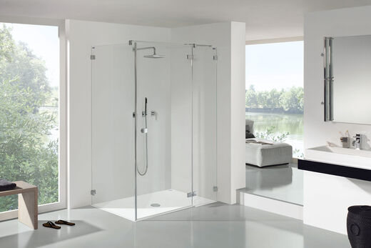 Moderne Dusche von Duscholux mit Regenbrause und Trennwänden aus der Reihe Collection 3