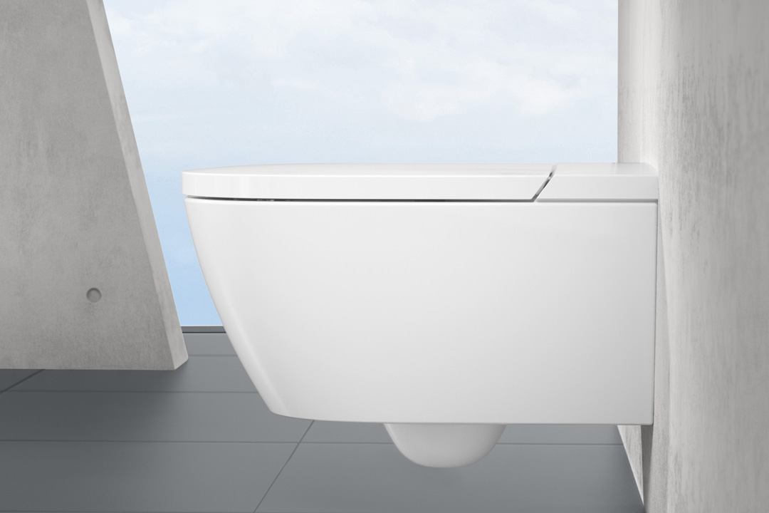 Das Dusch-WC ViClean-I 100 von Villeroy & Boch in der exakten Seitenansicht. Das Design ist schlank und kompakt und erinnert an ein normales WC.
