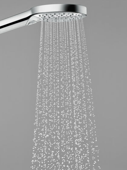 Handbrause mit dem Wasserstrahl Rain von hansgrohe.