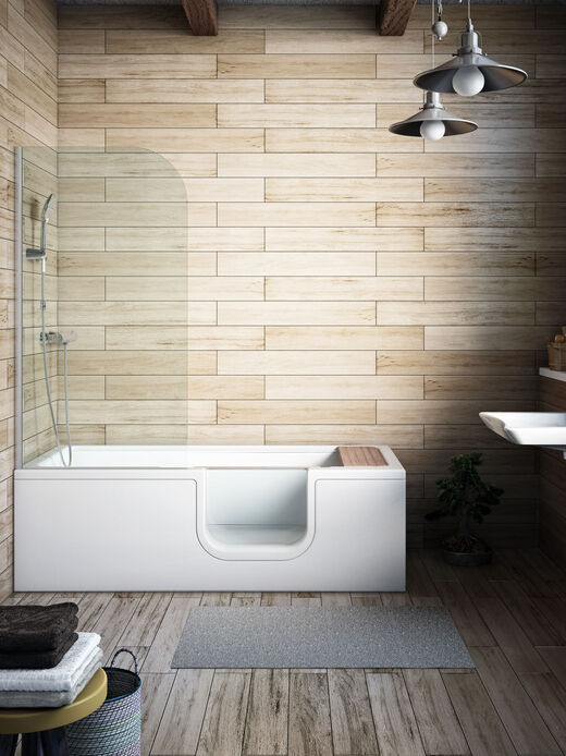 Komfort Badewanne mit Türe zum einstieg und Duschabtrennung.