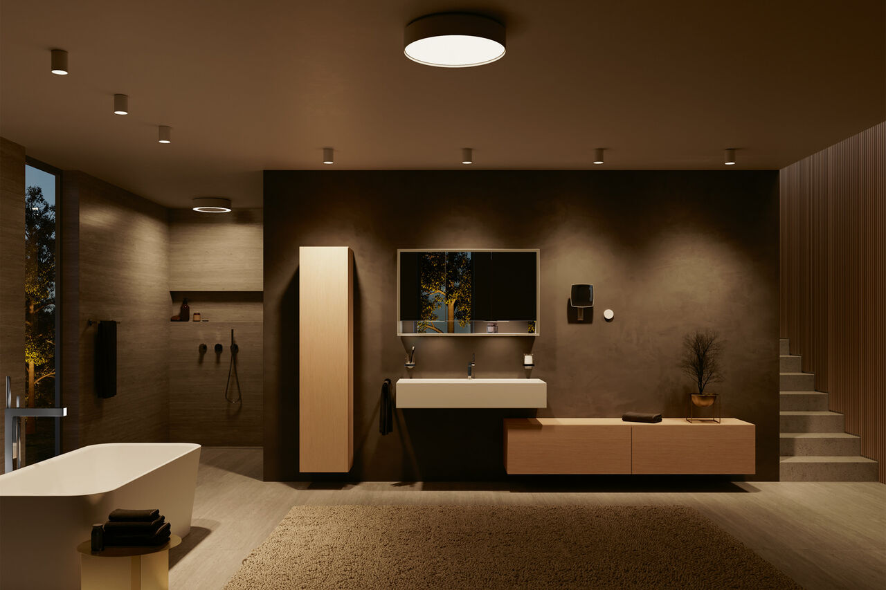 Die aufeinander abgestimmten Beleuchtungsszenen setzten das Bad gekonnt in Szene. 