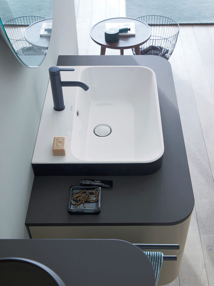 Ausdrucksvolle Eleganz und ein perfektes Farbenspiel, so inszeniert sich die Happy D.2 Plus Serie von Duravit.