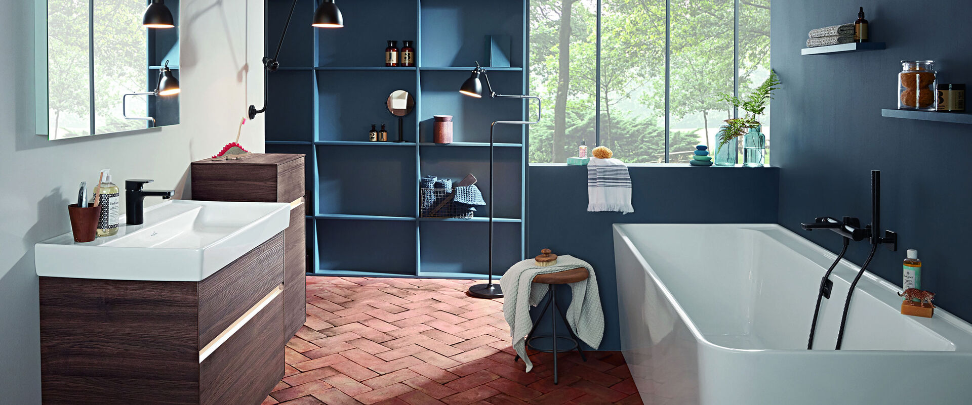 Traumbad von Villeroy & Boch: Collaro bietet zeitlos schöne Produkte für Ihr Zuhause – edle Badmöbel, pflegeleichte Keramik-Waschtische und WCs und eine Badewanne für entspannte Stunden zu Hause.