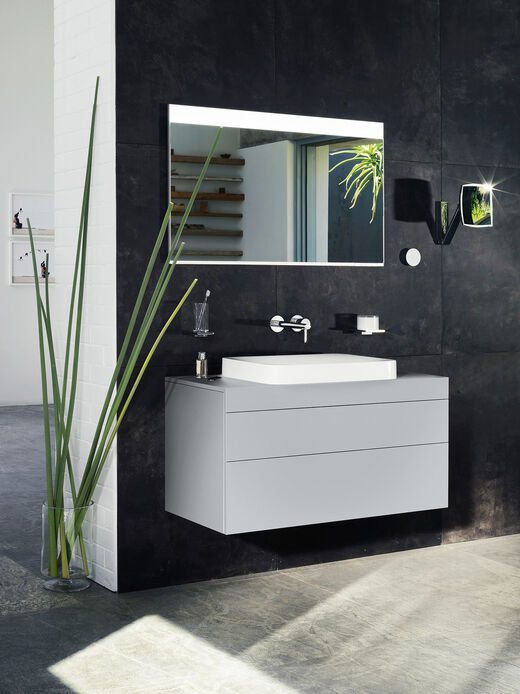 KEUCO Edition 400 Moderner Waschplatz von Keuco mit Waschtisch, Kosmetikspiegel und schlankem Lichtspiegel Edition 400.