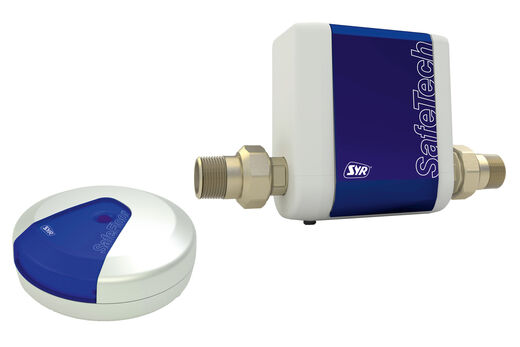 Produktdarstellung des SafeFloor Bodensensors und des Leckageschutzmoduls SafeTech von SYR für den Schutz vor Wasserschäden zu Hause.