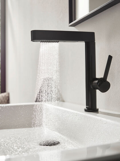 Strahlart PowderRain der Armatur hansgrohe Finoris in Mattschwarz