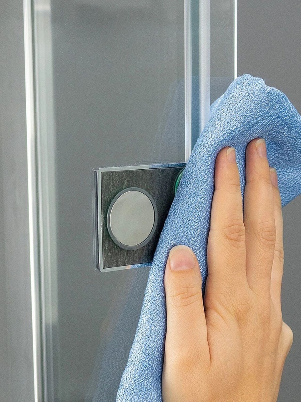 Kermi CLEAN: Pflegeleichte Glasoberflächen für mehr Hygiene im Bad