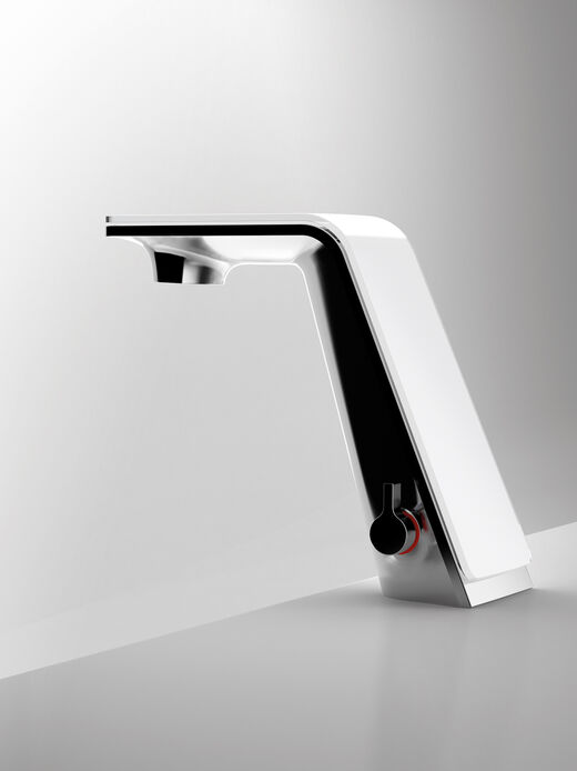 HANSA ALESSI Sense Wasserhahn seitlich schmal mit Sensor.