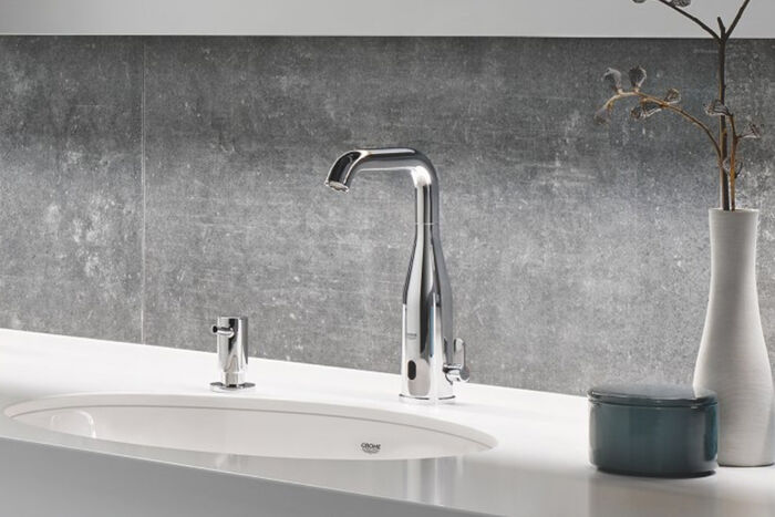 Grohe Essence Beruehrungslose Armatur Splash Bad