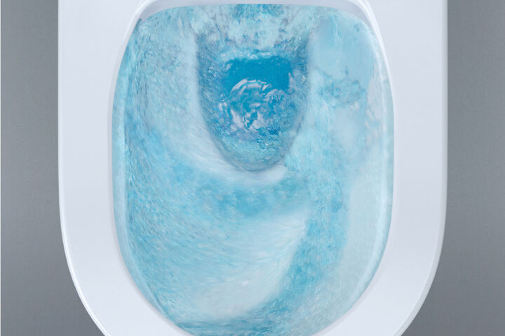 Das HygieneFlush Spülsystem von Duravit reinigt den Innenraum der Toilette zuverlässig