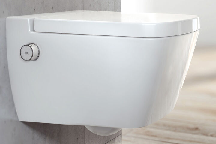 Ausschnitt auf das Dusch-WC TECEone vom gleichnamigen Hersteller TECE. Die integrierte Duschfunktion arbeitet sicher, sauber und benötigt keinen Stromanschluss.