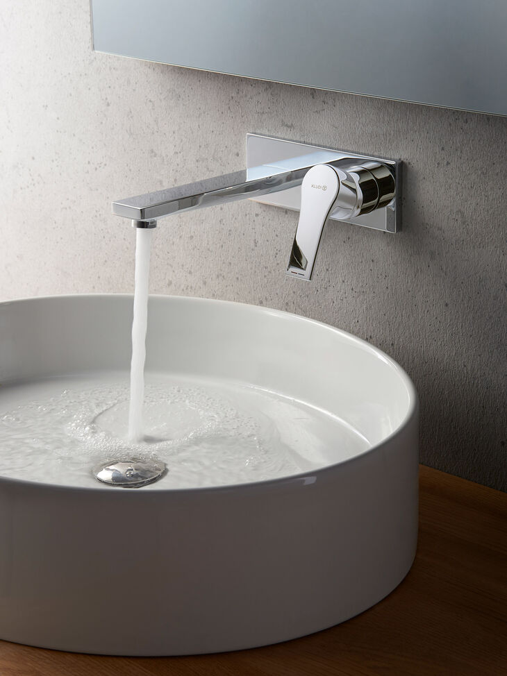 Zweiloch-Wandarmatur für das Waschbecken - so werden Aufsatzwaschbecken perfekt bedient. Kludi Zenta SL lässt sich optimal mit Waschschüsseln kombinieren.
