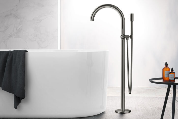 Standarmatur mit stabbrause für die Badewanne.