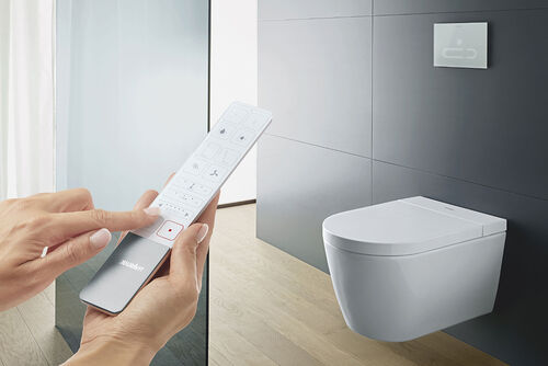 Das Duravit Dusch-WC im Design von Starck wird einfach per Fernbedienung gesteuert.