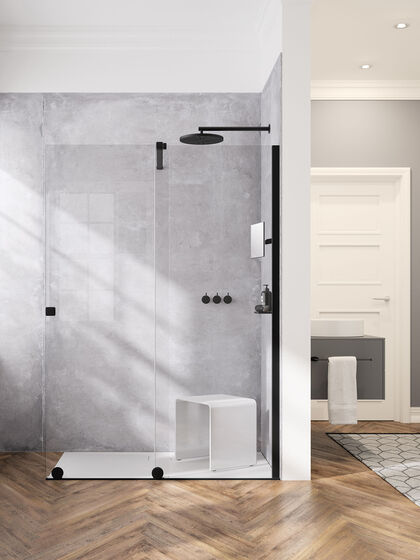 Altbau-Badezimmer mit Parkett und elegant schwarzer Walk-In Dusche von Hüppe Xtensa Pure mit Gleittür.