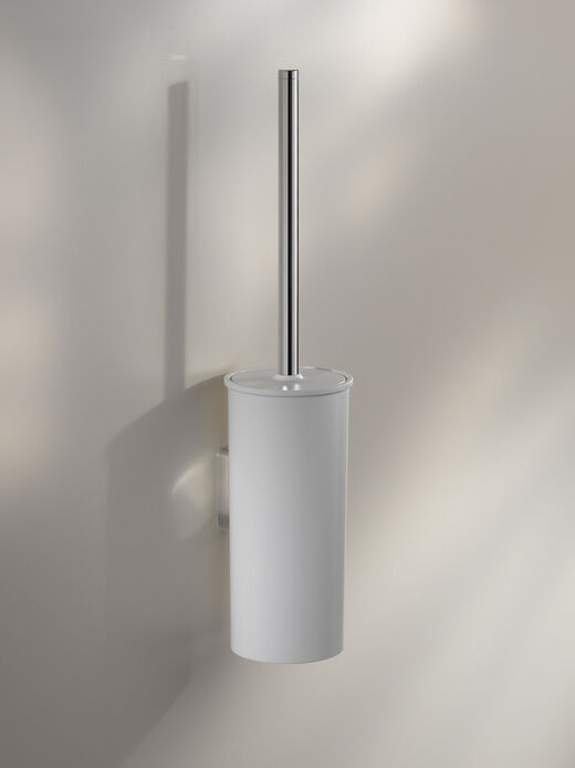 KEUCO Collection Moll toilettenbürste mit Chromgriff wandmontiert in weisser Halterung.