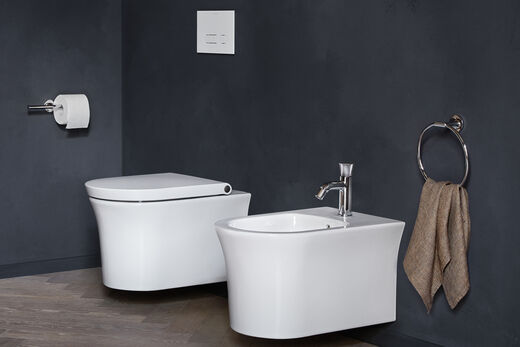 WC und Bidet der Komplettbadserie White Tulpin von Duravit verfügen über die HygieneFlush Technologie und die HygieneGlaze Keramikglasur. 