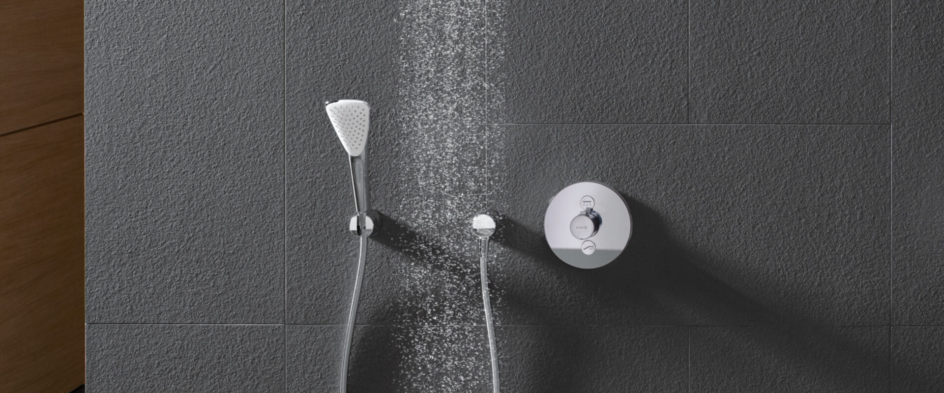 Duschen at it's best: die Duscharmatur Push von Kludi lässt das Wasser auf Knopfdruck nach Wunsch sprudeln.