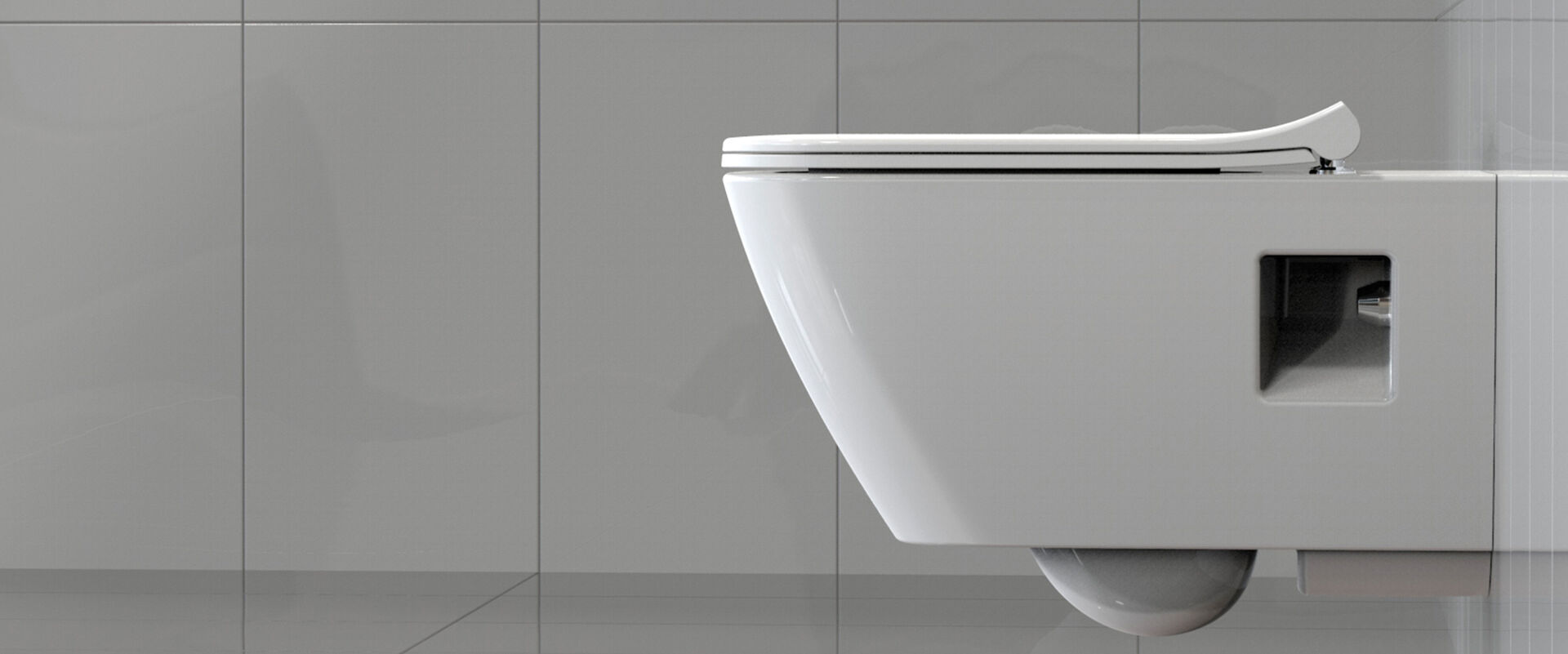 Ultraflacher WC-Sitz Slim, der auf einer weißen Toilette montiert ist.
