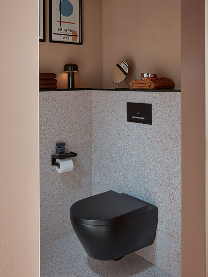 Das passende WC aus der Serie Subway 2.0 von Villeroy & Boch ist in den passenden Farben zur Loop & Friends Serie erhältlich. 