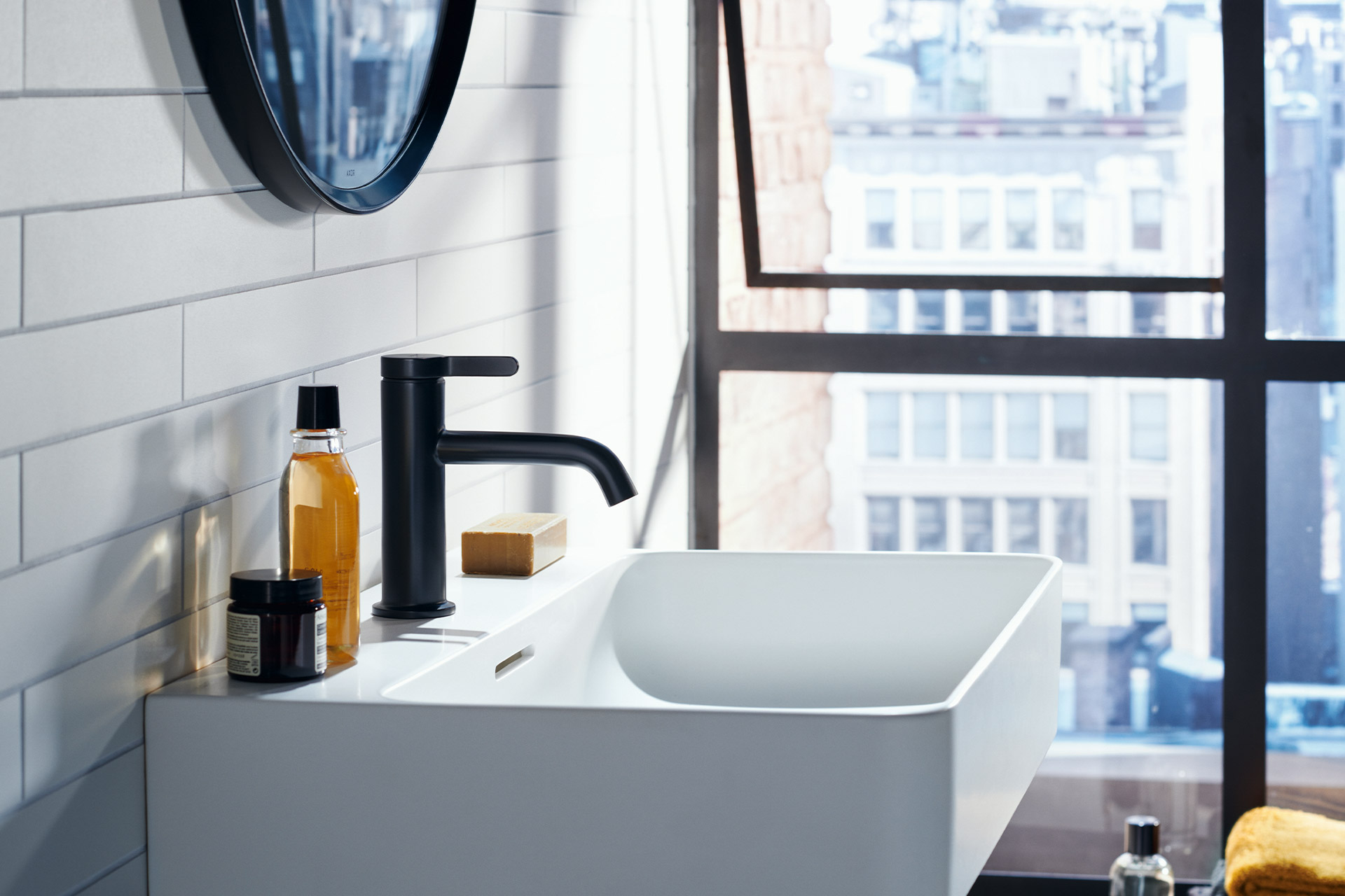 Baddesign Axor One Armatur Waschtisch Barber Osgerby Splash Bad