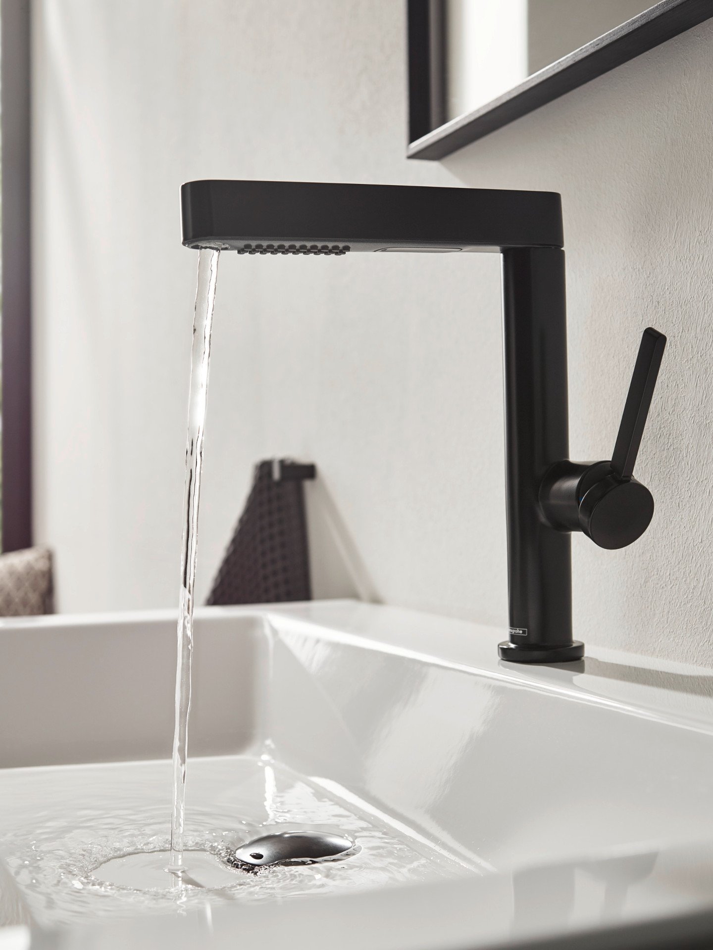 Strahlart Laminar der Armatur hansgrohe Finoris in Mattschwarz 