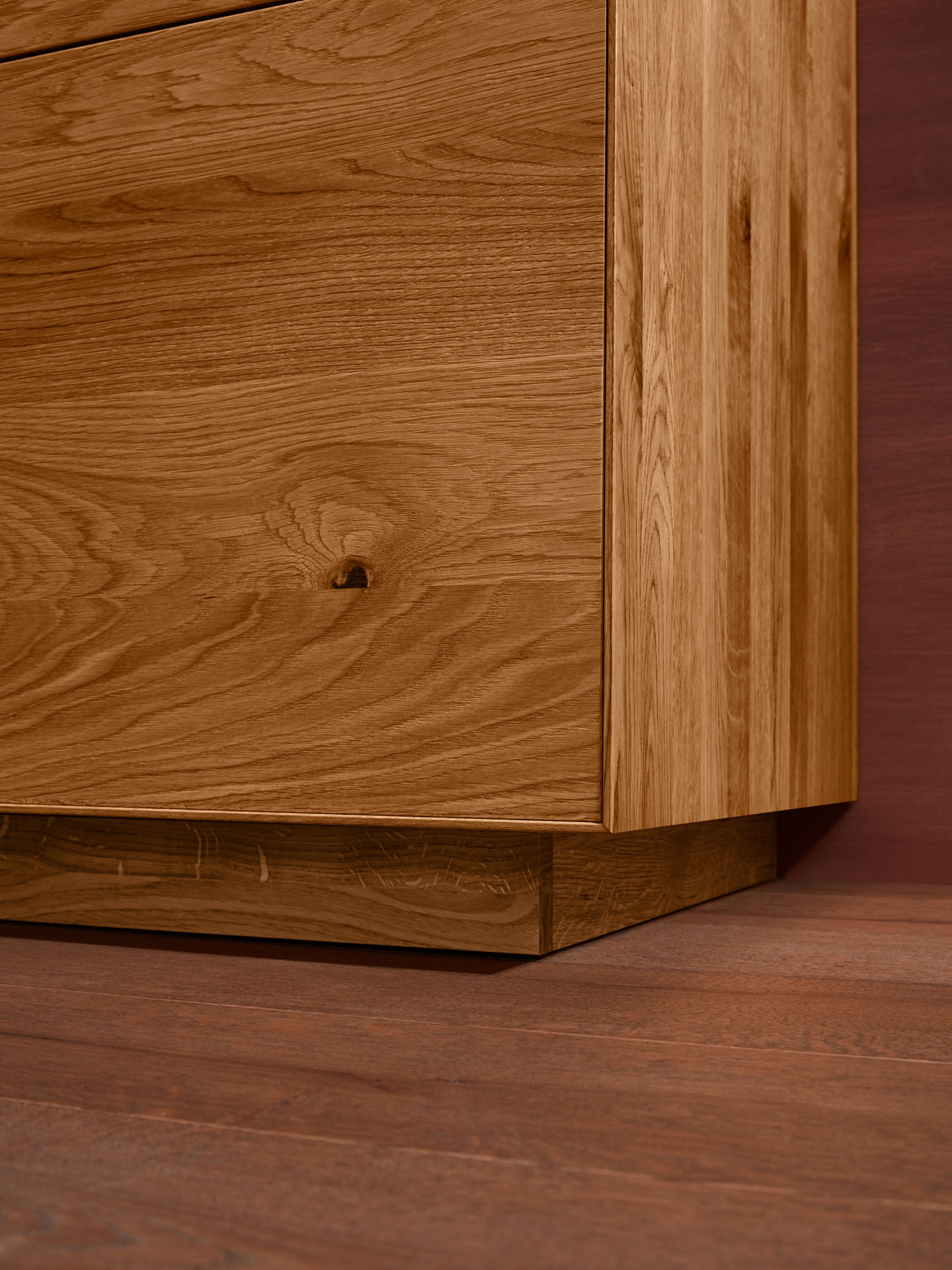 Detailansicht Badmöbel aus Holz von heibad 4nature.