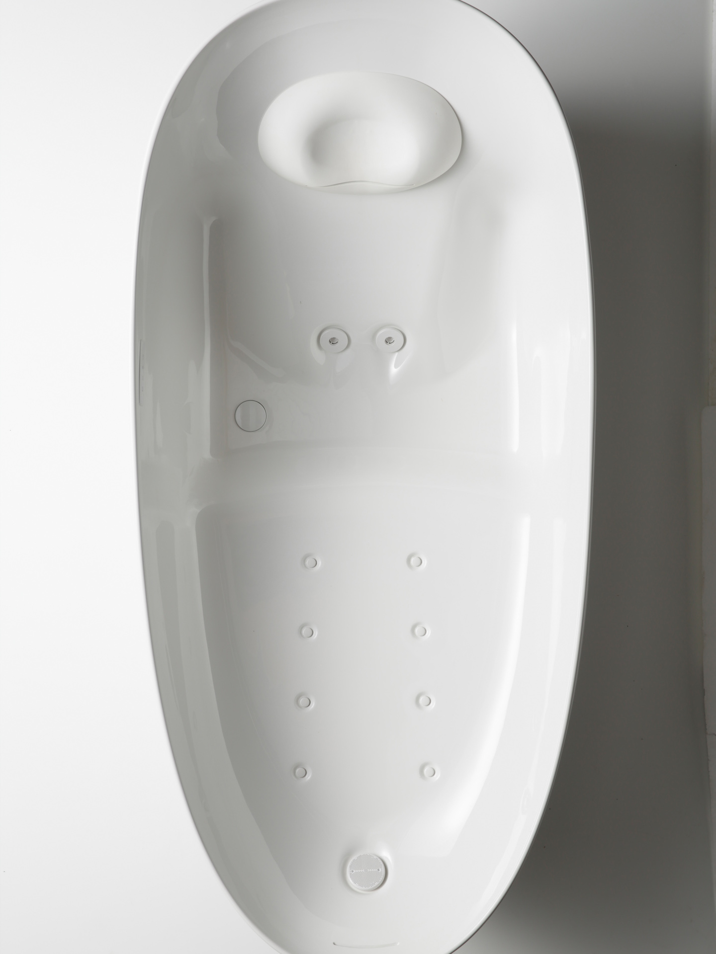 Ansicht von oben in Wellness Massage Badewanne.