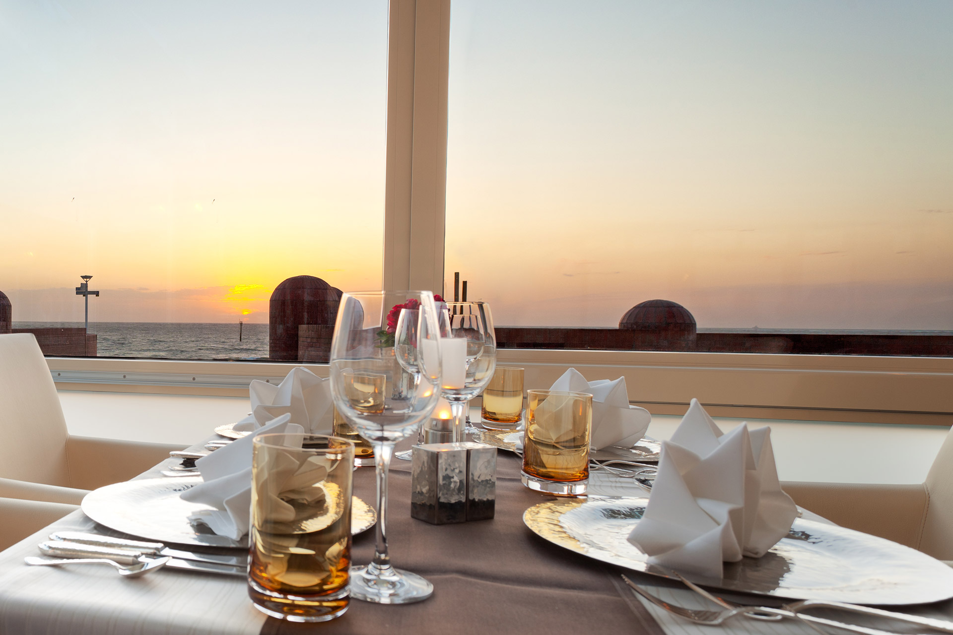 Hotel Georgshoehe Norderney Strandterrasse Abendessen.